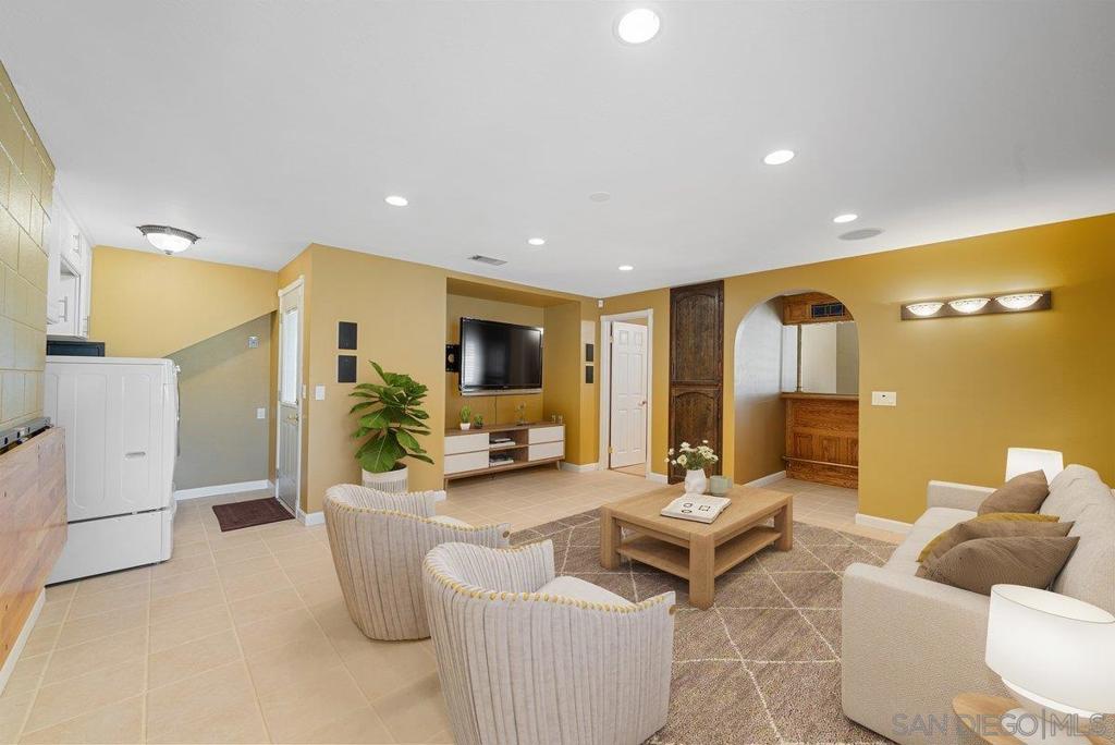 MLS #250040363SD image #23