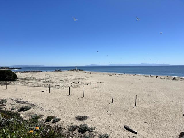 211 2nd Avenue, Santa Cruz CA: https://media.crmls.org/mediaz/3f6b9c86-fa1e-4e66-ba6c-96de7948c94f.jpg