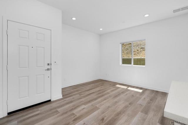 Detail Gallery Image 8 of 32 For 755 Anastasia Ct, El Cajon,  CA 92020 - 3 Beds | 2/1 Baths