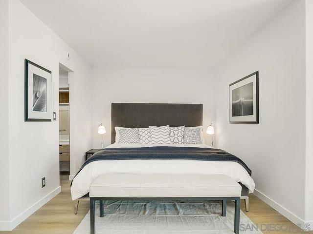 1720 Avenida del Mundo, Coronado CA: https://media.crmls.org/mediaz/3f6cb9f7-2dfe-425b-aac6-2d5ee9c90e90.jpg