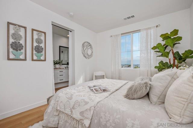 13014 Lumen Way, San Diego CA: https://media.crmls.org/mediaz/3f6ce14d-dce5-47ba-811d-627b646cebc8.jpg