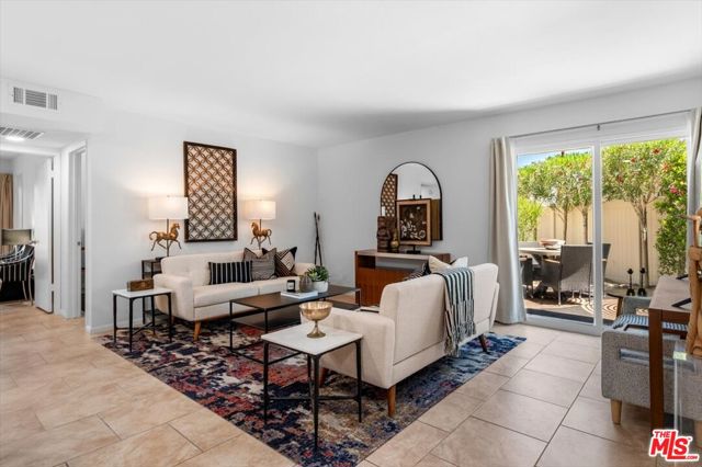 3072 Sunflower Circle, Palm Springs CA: https://media.crmls.org/mediaz/3f6ce5f2-c8af-42db-9616-2cc2961d87bd.jpg