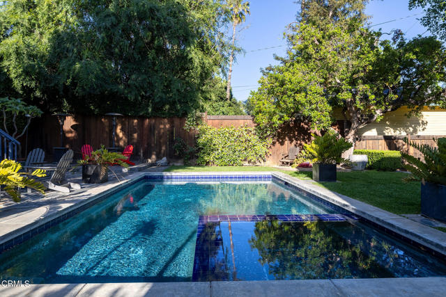 1052 New York Drive, Altadena CA: https://media.crmls.org/mediaz/3f6d3ba5-5b15-49fa-9d15-26fdd1e0494b.jpg