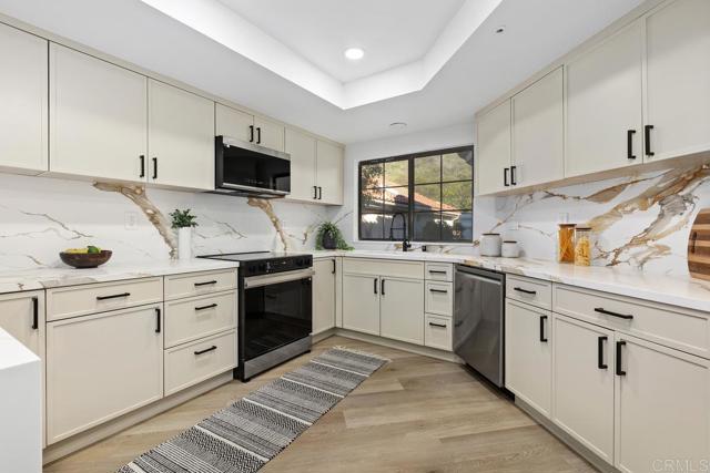 Detail Gallery Image 18 of 49 For 2533 Holly Valley Dr, Vista,  CA 92084 - 3 Beds | 2 Baths