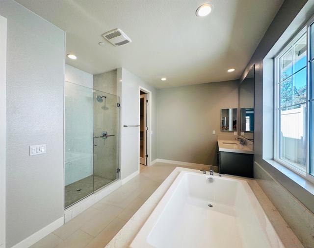 13765 Holly Oak Way, Poway CA: https://media.crmls.org/mediaz/3f6e7cd5-3013-4d5f-8620-bfe894c9bcfe.jpg