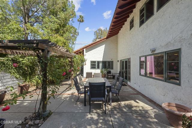 4411 Regents Court, Westlake Village CA: https://media.crmls.org/mediaz/3f6ea8e6-3e8b-452c-851d-021a7c53405d.jpg