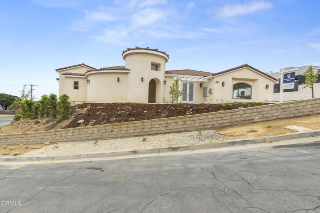 6174 Cobblestone Drive, Ventura CA: https://media.crmls.org/mediaz/3f6f2701-83a6-4564-b464-cb9053a01754.jpg