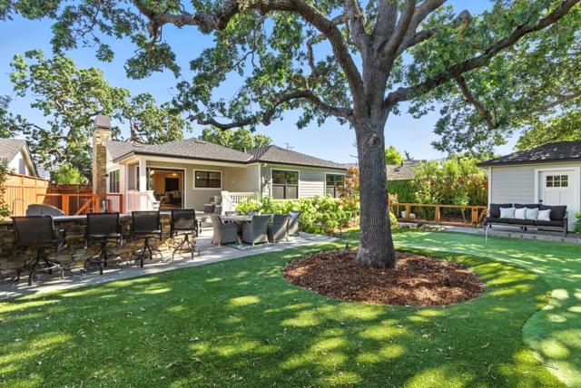 36 Wildwood Avenue, San Carlos CA: https://media.crmls.org/mediaz/3f6f51f0-1da5-4645-85cc-6a0943cfa55c.jpg