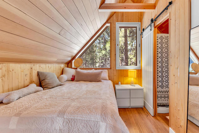 26299 Tahquitz Drive, Idyllwild CA: https://media.crmls.org/mediaz/3f6f7914-361c-4a2d-bfa1-eefb973d5a17.jpg