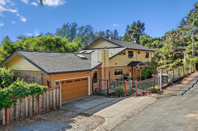 175 Merry Lane, Aptos CA: https://media.crmls.org/mediaz/3f708228-cc29-47d1-9d19-8cf358a5caaa.jpg