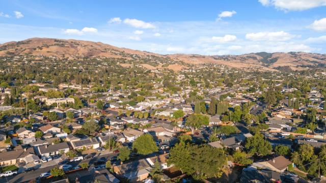 217 N Cragmont Avenue, San Jose CA: https://media.crmls.org/mediaz/3f708dad-6d5f-472b-b1b1-96f8ca9e5346.jpg