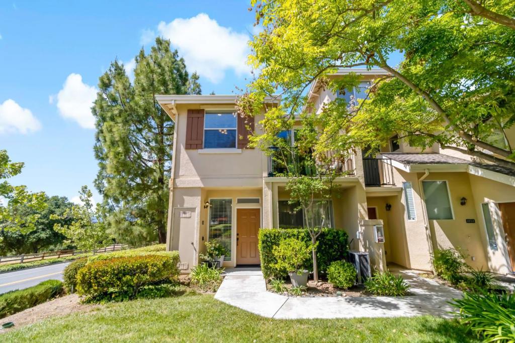 1086 Niguel Lane