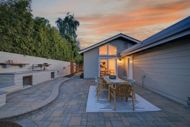 2169 Yorkshire Way, Mountain View CA: https://media.crmls.org/mediaz/3f713658-0632-4bdb-bb2f-b1b3b9b14b63.jpg