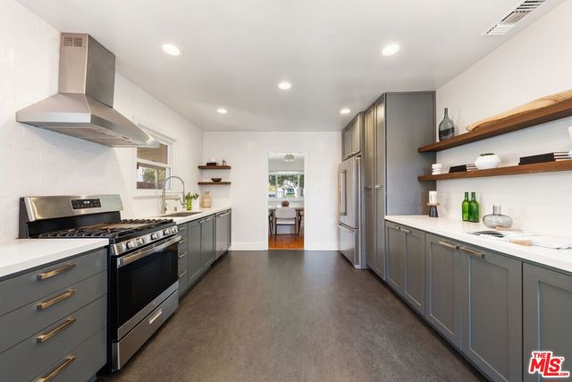 2039 Kelton Avenue, Los Angeles CA: https://media.crmls.org/mediaz/3f71a786-f74d-4032-939e-ba337b52db23.jpg