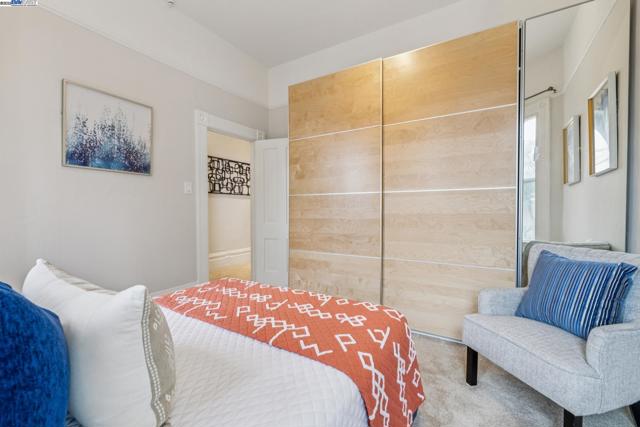 545 Central Ave, Alameda CA: https://media.crmls.org/mediaz/3f732363-accc-4bf6-93d5-6da7aa2bd095.jpg