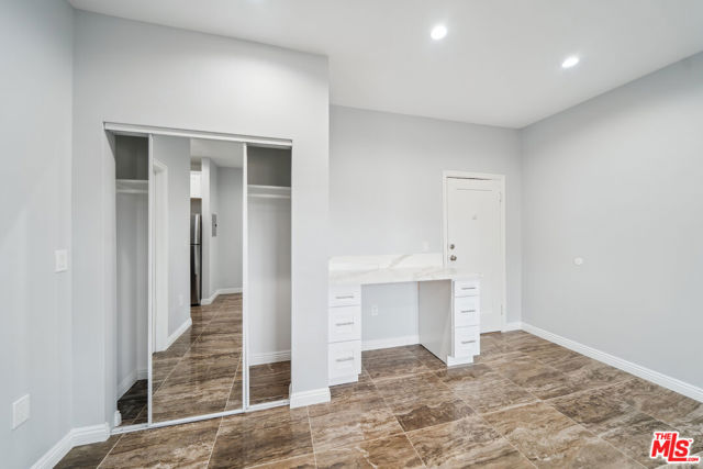 1267 Vin Scully Avenue, Los Angeles CA: https://media.crmls.org/mediaz/3f73e6f1-c5b1-4ced-b8e0-3a45b3de61b4.jpg