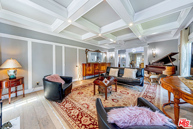 821 Lorraine Boulevard, Los Angeles CA: https://media.crmls.org/mediaz/3f73ed8c-0ee0-4c7a-954d-4abb45f38aed.jpg