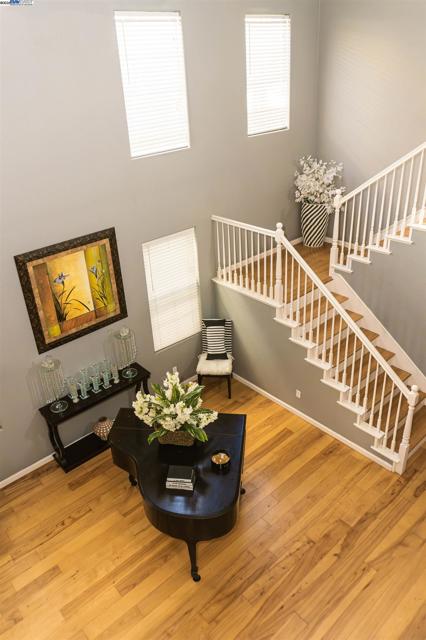 7064 Alder Creek Rd, Vallejo CA: https://media.crmls.org/mediaz/3f74040d-3340-4bac-bf62-37d43b68a33c.jpg