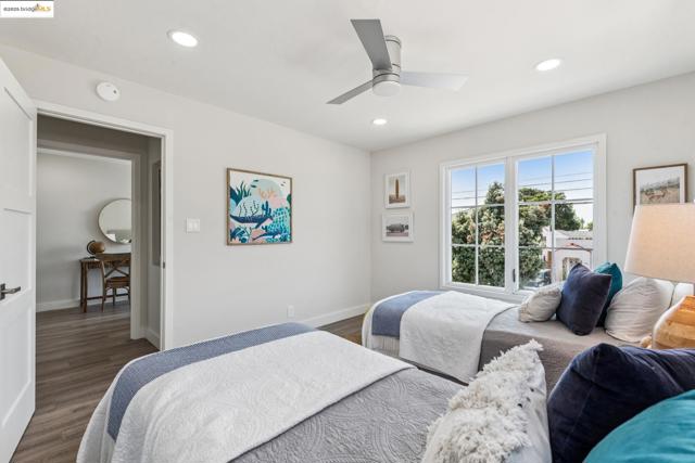 1026 Court St, Alameda CA: https://media.crmls.org/mediaz/3f741f4e-a4ac-45d9-ad77-29e7c76bef95.jpg