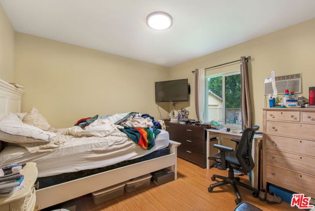 7231 Vanalden Avenue, Reseda CA: https://media.crmls.org/mediaz/3f742e18-573b-480a-abd9-f4b48f768728.jpg