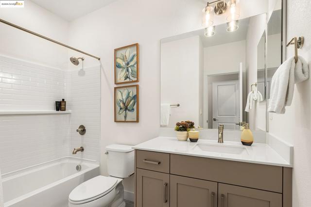 28976 Parkwood Lane, Hayward CA: https://media.crmls.org/mediaz/3f74c216-b940-479d-a43c-3d7475806492.jpg
