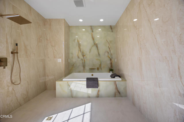 827 W Heritage Oak Court, Altadena CA: https://media.crmls.org/mediaz/3f74c8cd-ec42-4c45-9e74-a8834f2b8e42.jpg