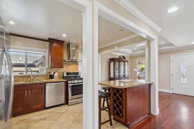 1662 Washington Street, San Mateo CA: https://media.crmls.org/mediaz/3f74ee29-c43f-442d-a007-565e96602130.jpg