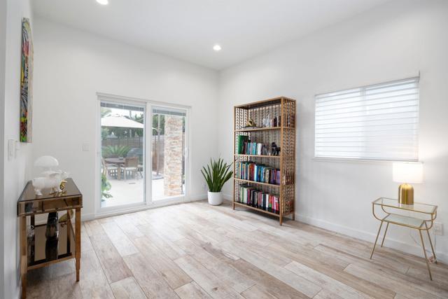 1215 17 Grand Ave, San Diego CA: https://media.crmls.org/mediaz/3f7518a4-0e20-4aa9-a9ca-d37b2e520de7.jpg
