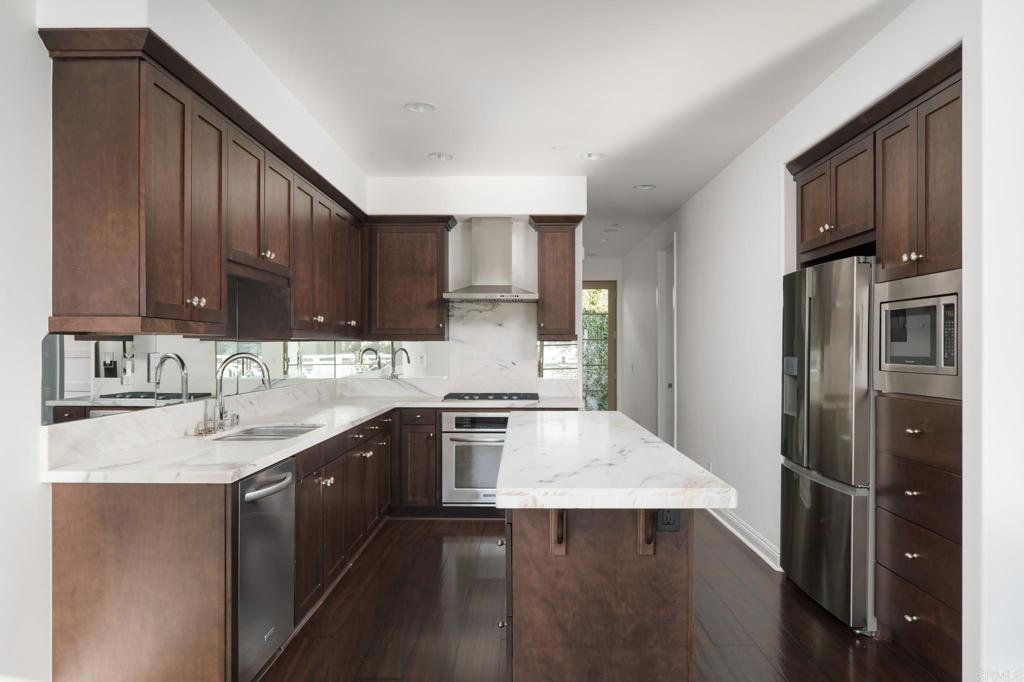 611 Stratford Ct - photo 11