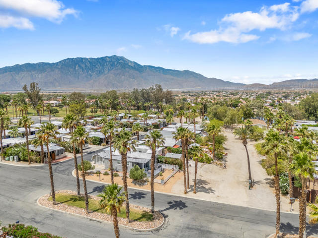 16400 Bubbling Wells Road, Desert Hot Springs CA: https://media.crmls.org/mediaz/3f77036e-9dde-4514-a4f8-7296f6caf6f4.jpg