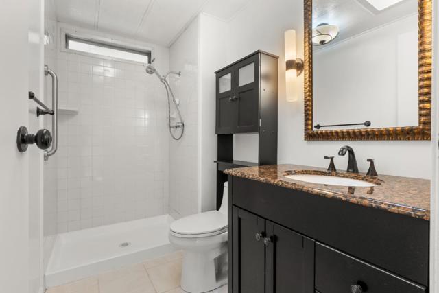 19 Dolphin Court, Half Moon Bay CA: https://media.crmls.org/mediaz/3f77239f-4801-483d-aa1c-5362d3126978.jpg
