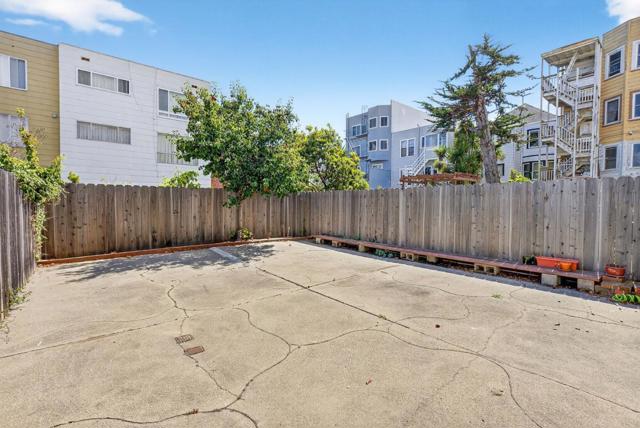 476 7th Avenue, San Francisco CA: https://media.crmls.org/mediaz/3f774c98-8fbb-4749-b413-76c40038bd08.jpg