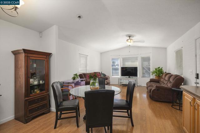 55 Pacifica Ave, Bay Point CA: https://media.crmls.org/mediaz/3f778846-c407-4418-bdb0-ef6a946cef6a.jpg