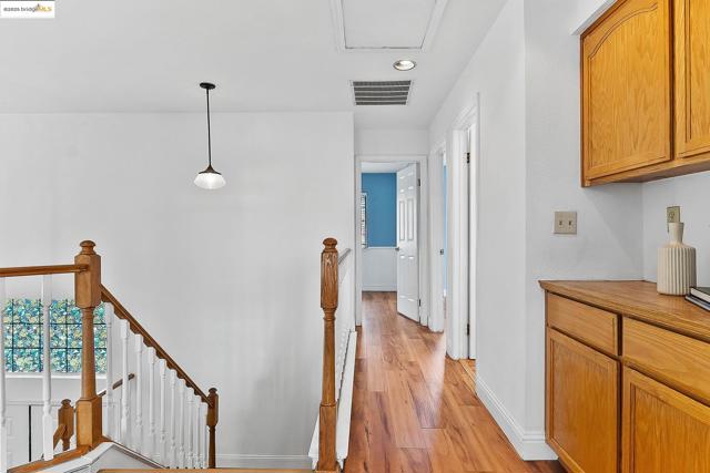 20 Goldmeadow Ct, Brentwood CA: https://media.crmls.org/mediaz/3f77a3eb-cb6d-4e95-9570-15c22dcf27e1.jpg