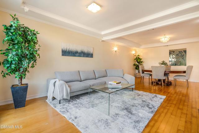 1645 Malcolm Avenue, Los Angeles CA: https://media.crmls.org/mediaz/3f77d989-08e7-4d8b-904a-dc99bb472628.jpg