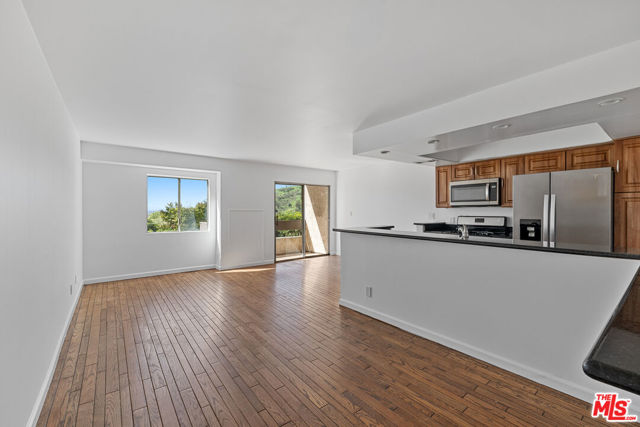 2700 Cahuenga Boulevard, Los Angeles CA: https://media.crmls.org/mediaz/3f787e9c-1ee0-4e9a-b23f-474c9558ae75.jpg