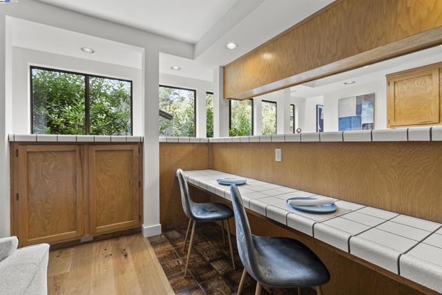 6425 Zinn Dr, Oakland CA: https://media.crmls.org/mediaz/3f79119b-c0bc-47b9-a1fb-fba3f09dfab7.jpg