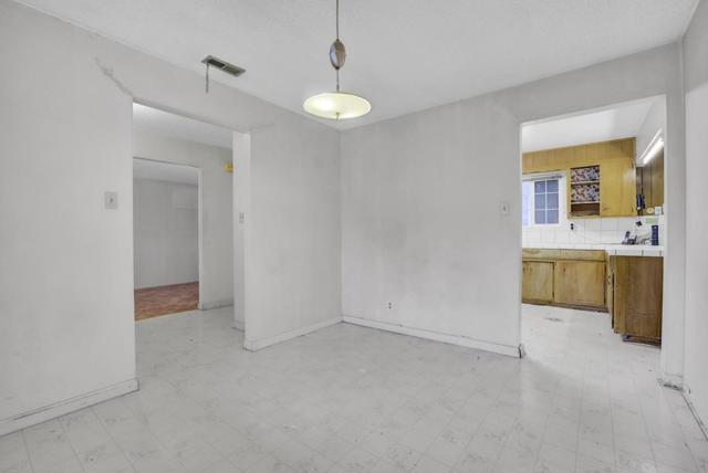 8734 Hermosa Court, Stockton CA: https://media.crmls.org/mediaz/3f7a0548-c872-4c7a-8792-4a2f91f6a821.jpg