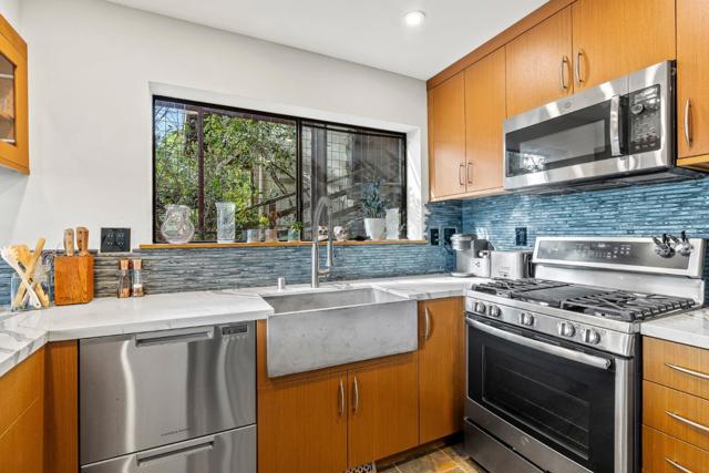 24805 Lower Trail, Carmel CA: https://media.crmls.org/mediaz/3f7a1b97-a5df-4c47-9336-6363d09a4bbf.jpg