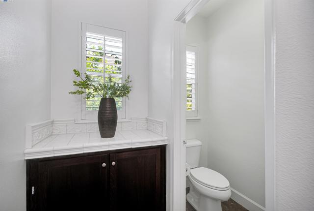 671 W Questa Trl, Mountain House CA: https://media.crmls.org/mediaz/3f7a454f-29f9-41a2-b50f-7b2a2f865a1e.jpg
