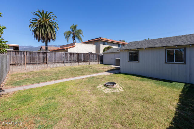 4727 7th Street, Carpinteria CA: https://media.crmls.org/mediaz/3f7c1cb6-fafe-430d-9a1e-27b6d2f9c3e1.jpg