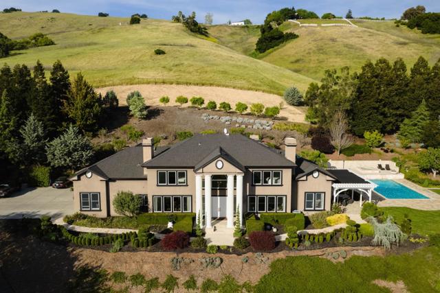 9540 Via Del Oro, Gilroy CA: https://media.crmls.org/mediaz/3f7da3a9-a5d9-4771-84b8-46baa4d3cb08.jpg