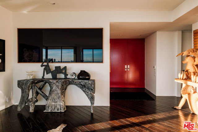 9255 Doheny Road, 1602 photo 5