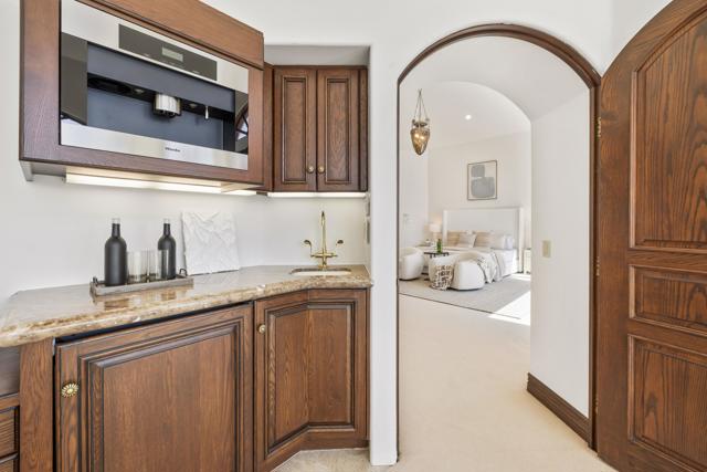 345 Crest Lake Drive, Palm Desert, CA 92211