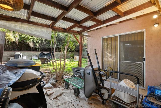 2747 Fairfield St, San Diego CA: https://media.crmls.org/mediaz/3f7f2e2b-cc2e-4a17-8d34-0d98d3a38e1f.jpg