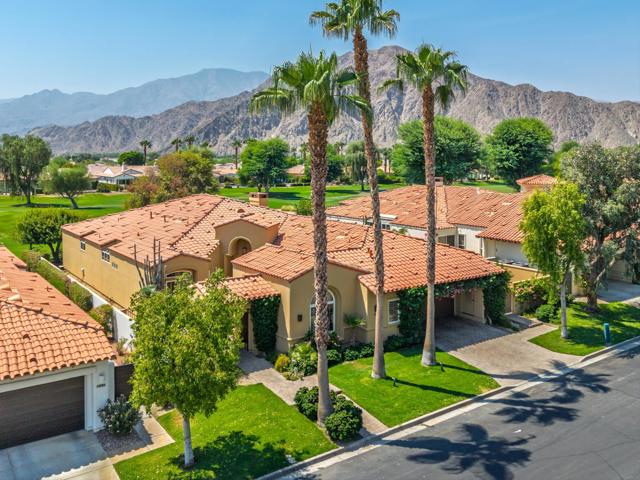 79885 Liga, La Quinta CA: https://media.crmls.org/mediaz/3f7f5c07-ab5b-475e-b69c-c3e067a24675.jpg