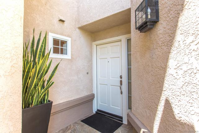 11464 Alborada, San Diego CA: https://media.crmls.org/mediaz/3f7f660e-381d-4482-986b-db2532638d80.jpg