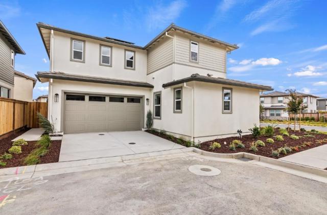 2517 Lake Club Drive, Fairfield CA: https://media.crmls.org/mediaz/3f806d48-8e40-47ad-9fb1-aa3595370f1f.jpg