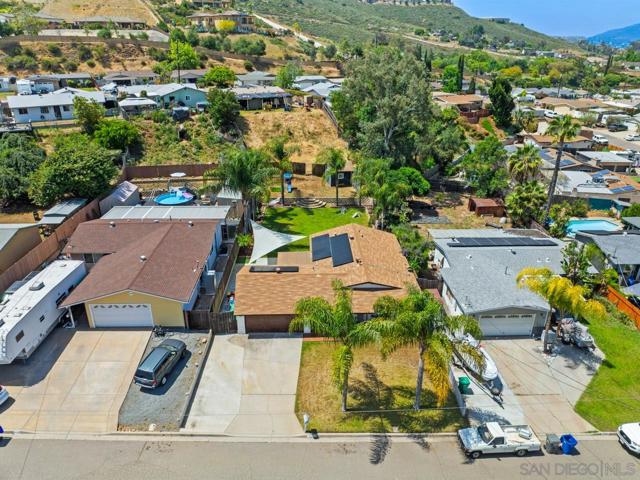 9126 Heatherdale St, Santee CA: https://media.crmls.org/mediaz/3f80a4c9-9d3f-4cfe-bbd2-277f302292a7.jpg