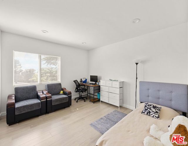 7752 Le Berthon Street, Tujunga CA: https://media.crmls.org/mediaz/3f80b2d3-15c5-40bd-a918-2d6ec909a400.jpg